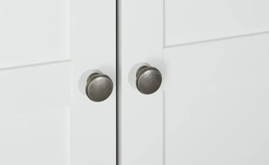 Drehtürenschrank