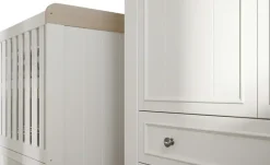 Kleiderschrank